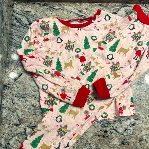 GUC MUD PIE GIRLS CHRISTMAS PJS SZ 5 - Picture 2 of 5